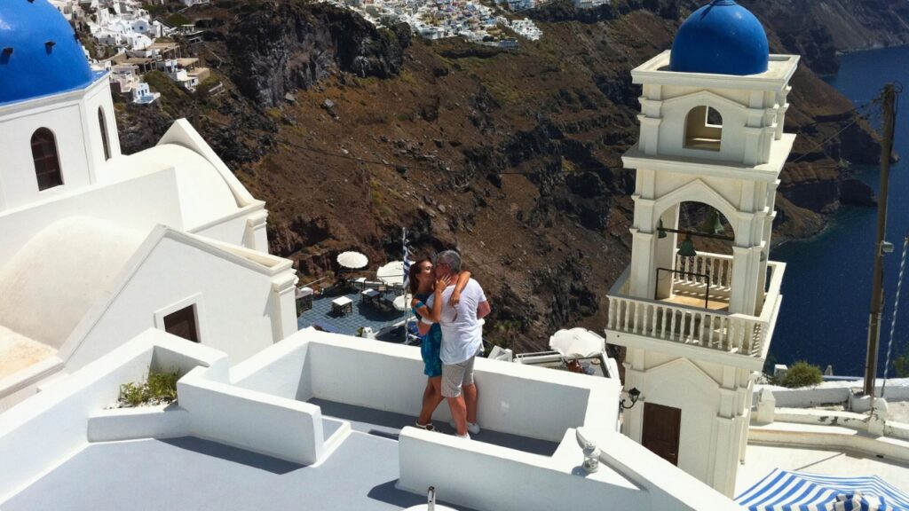 Santorini honeymoon couple